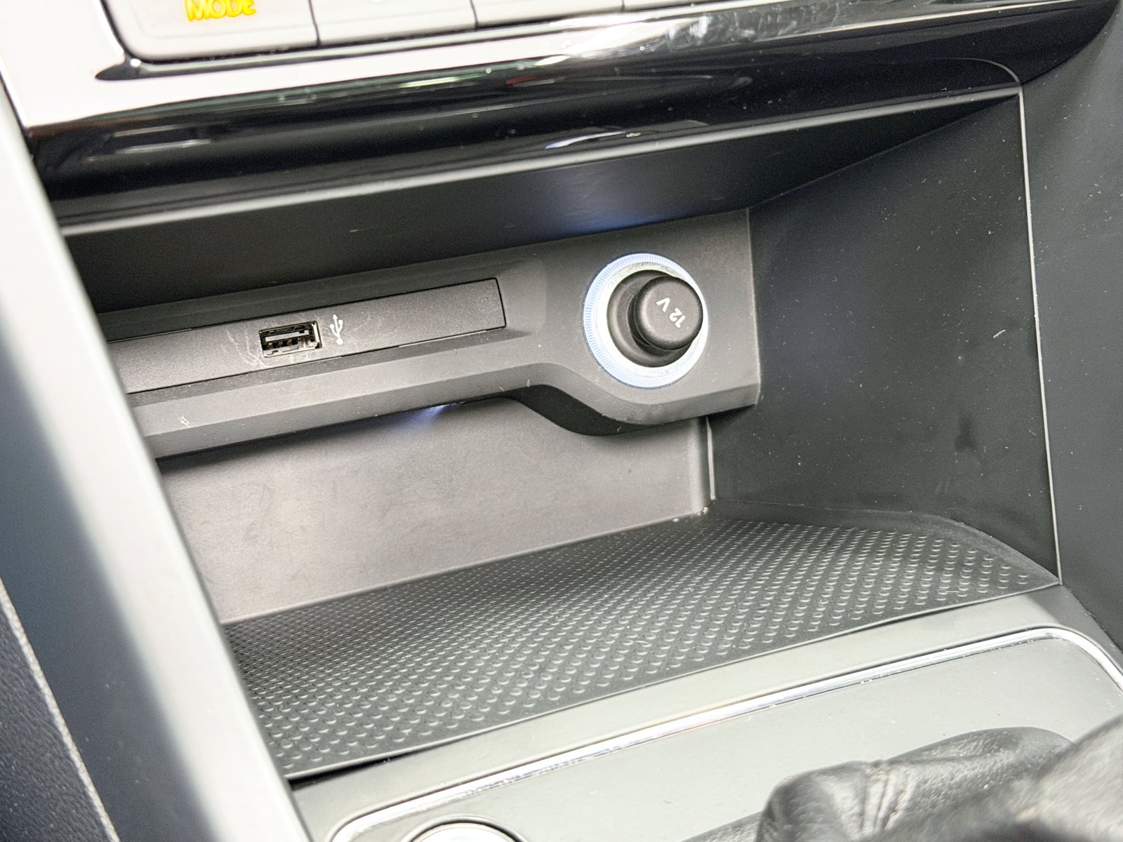 VOLKSWAGEN TOURAN Advance 2.0 TDI 110 kW (150 CV) 37 