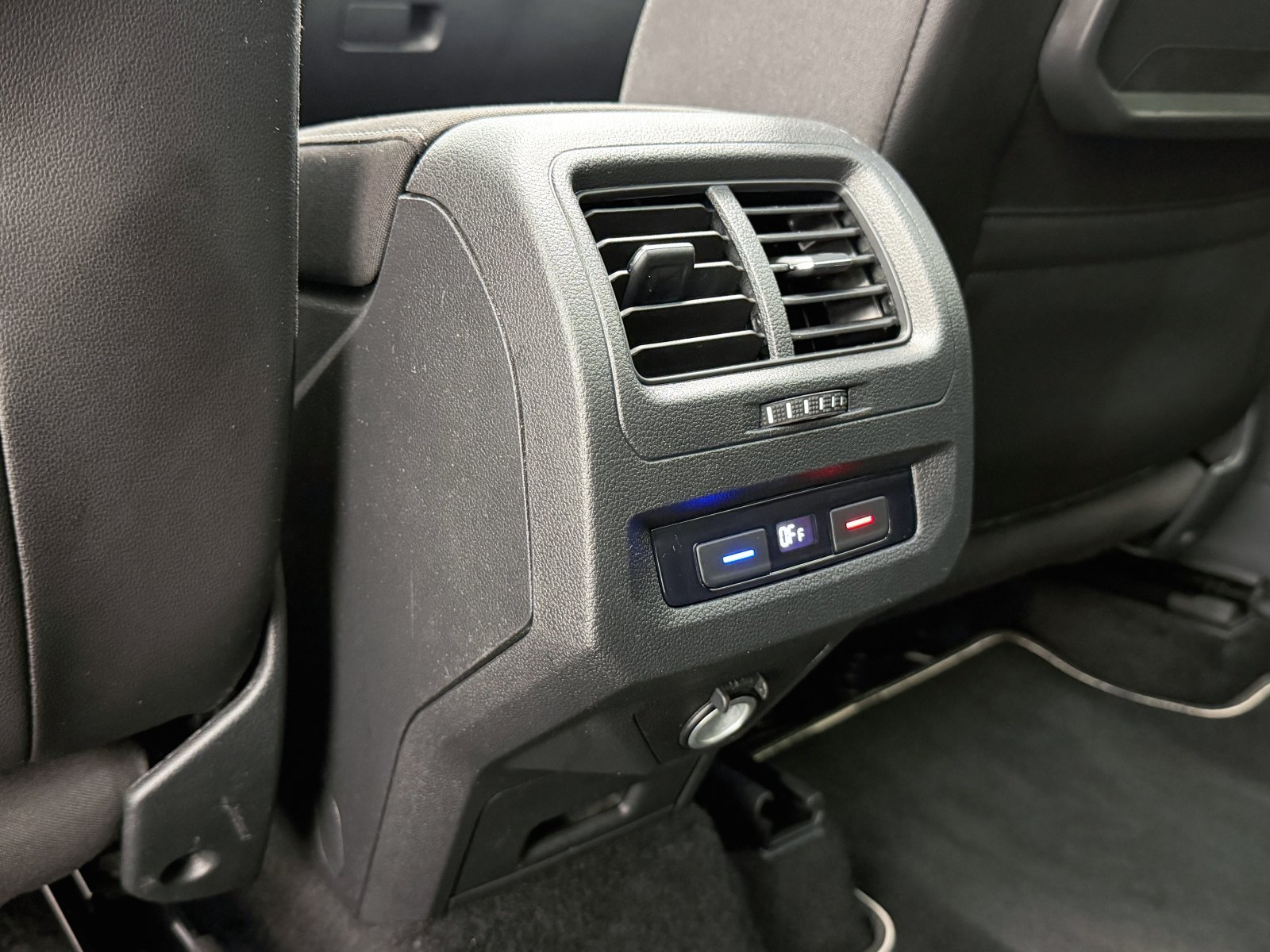 VOLKSWAGEN TOURAN Advance 2.0 TDI 110 kW (150 CV) 44 