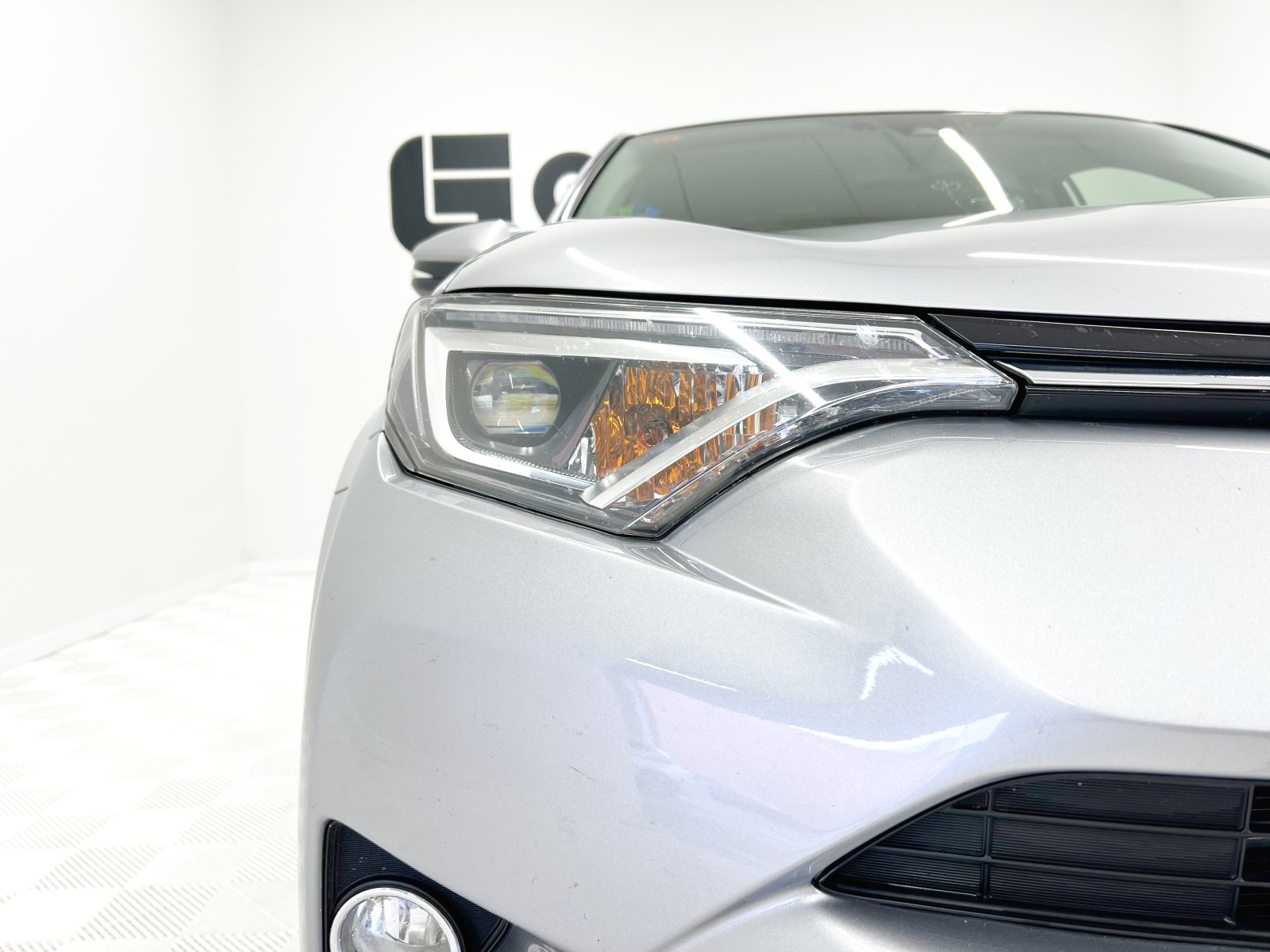 TOYOTA RAV4 2.5l hybrid Advance 2WD 145 kW (197 CV) 4