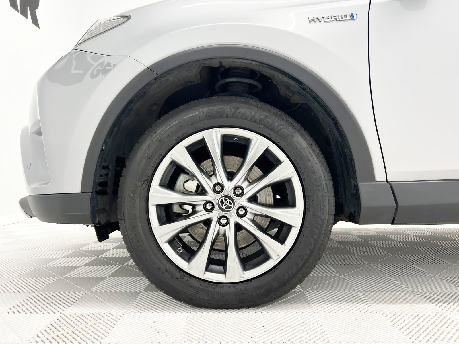 TOYOTA RAV4 2.5l hybrid Advance 2WD 145 kW (197 CV) 21