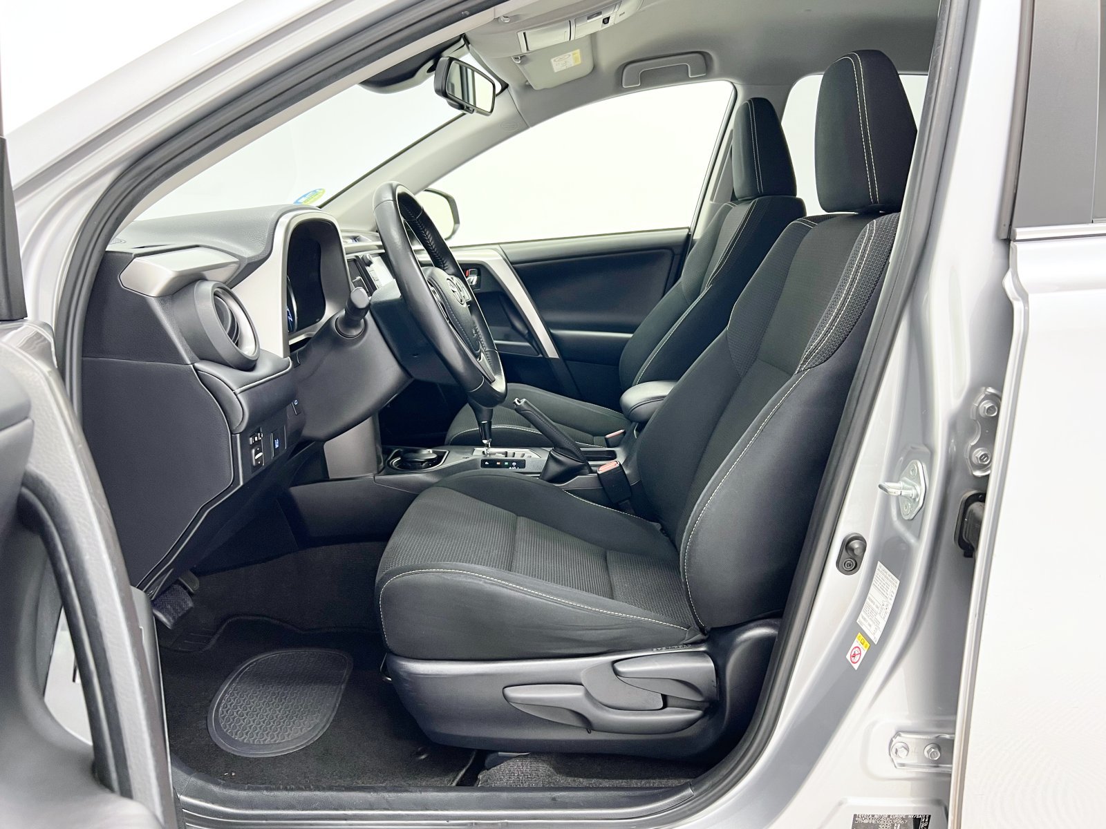 TOYOTA RAV4 2.5l hybrid Advance 2WD 145 kW (197 CV) 25