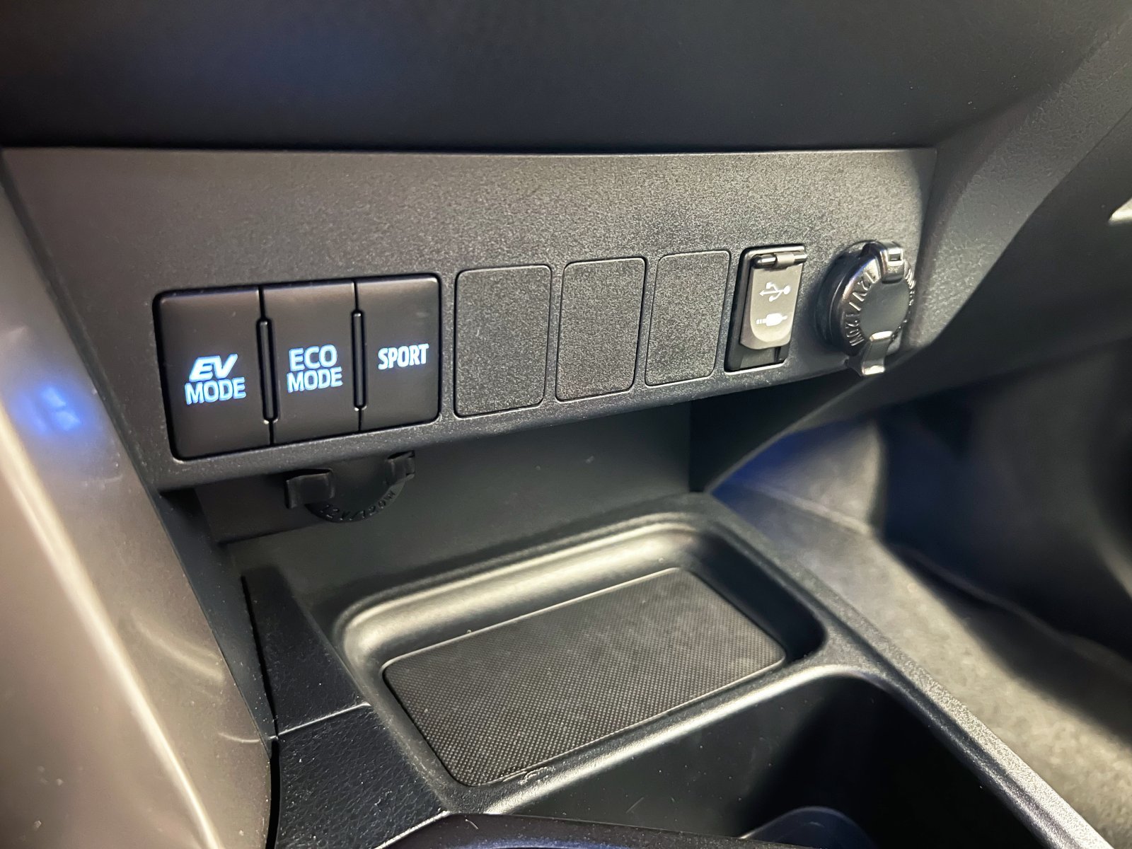TOYOTA RAV4 2.5l hybrid Advance 2WD 145 kW (197 CV) 36