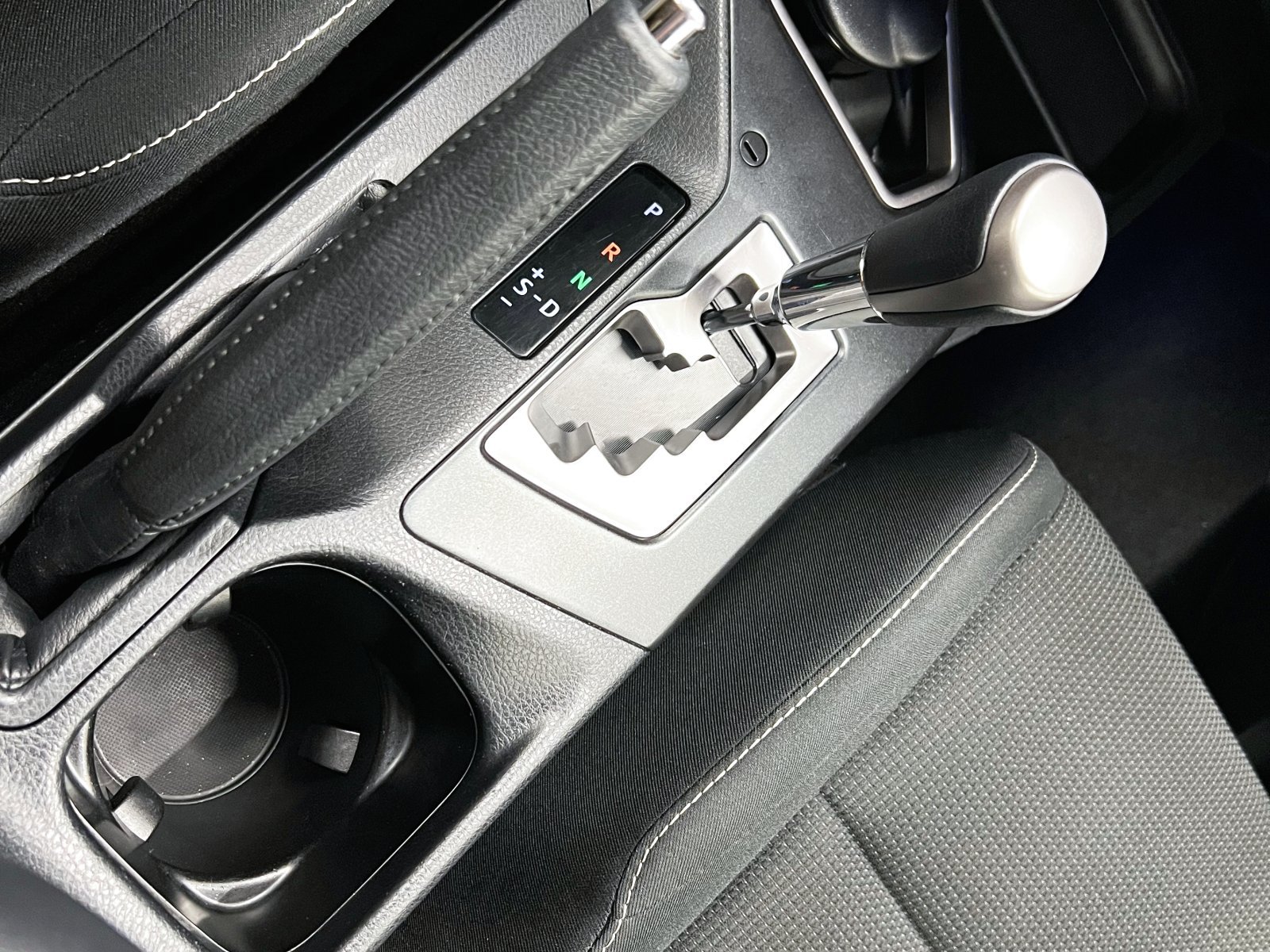 TOYOTA RAV4 2.5l hybrid Advance 2WD 145 kW (197 CV) 39