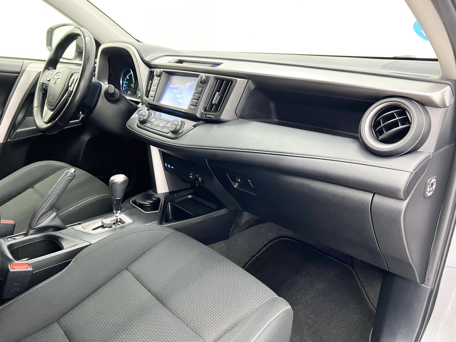 TOYOTA RAV4 2.5l hybrid Advance 2WD 145 kW (197 CV) 40