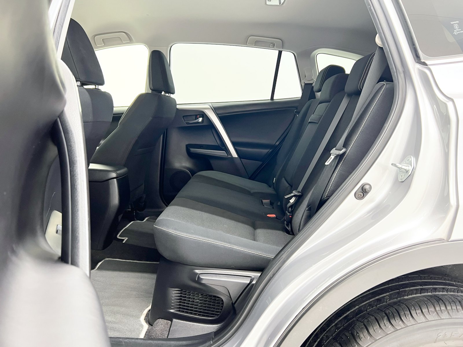 TOYOTA RAV4 2.5l hybrid Advance 2WD 145 kW (197 CV) 44