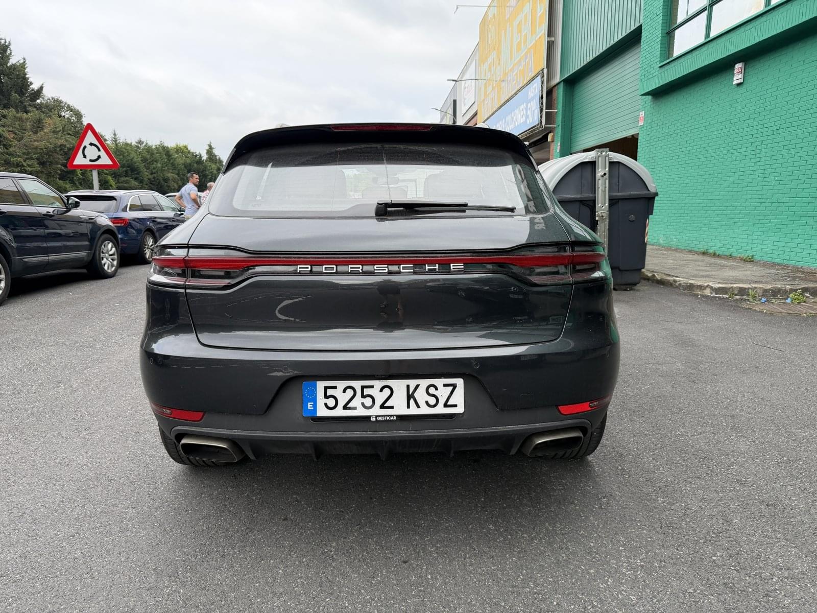 PORSCHE MACAN 245 6 