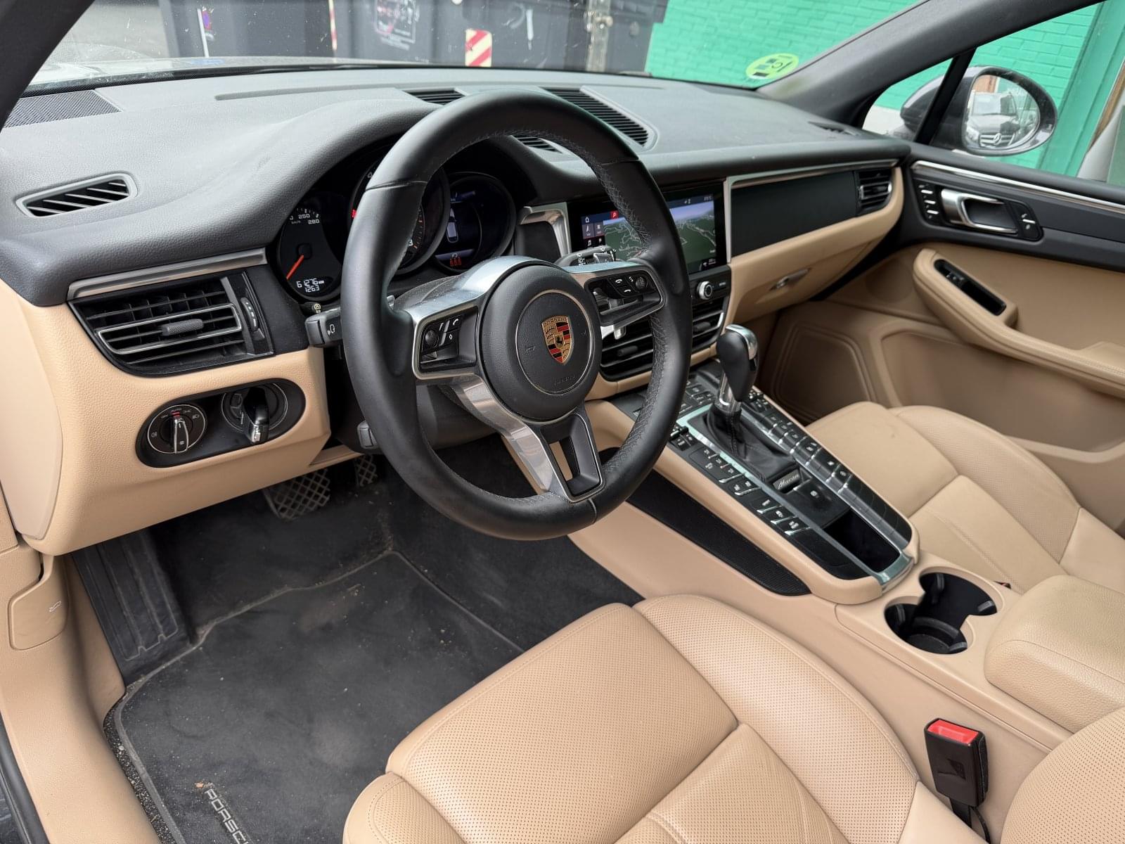 PORSCHE MACAN 245 10 
