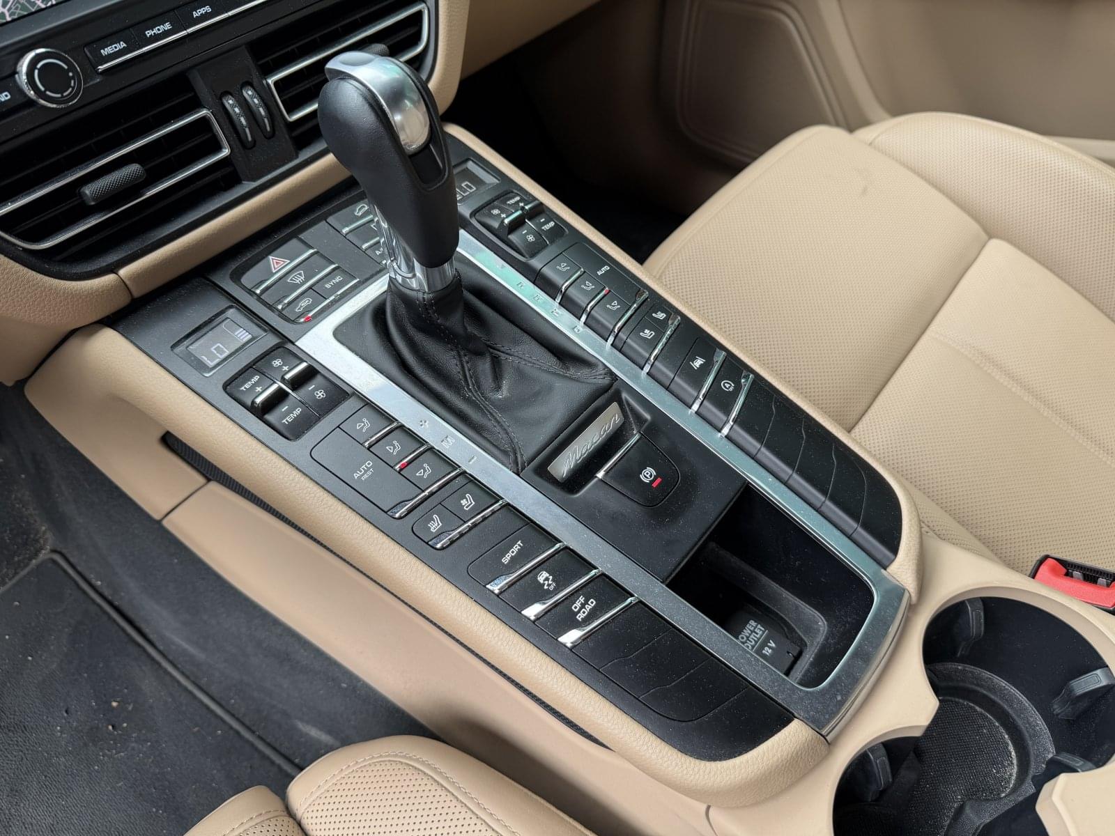 PORSCHE MACAN 245 15 