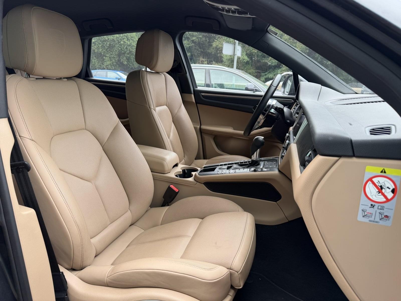 PORSCHE MACAN 245 18 