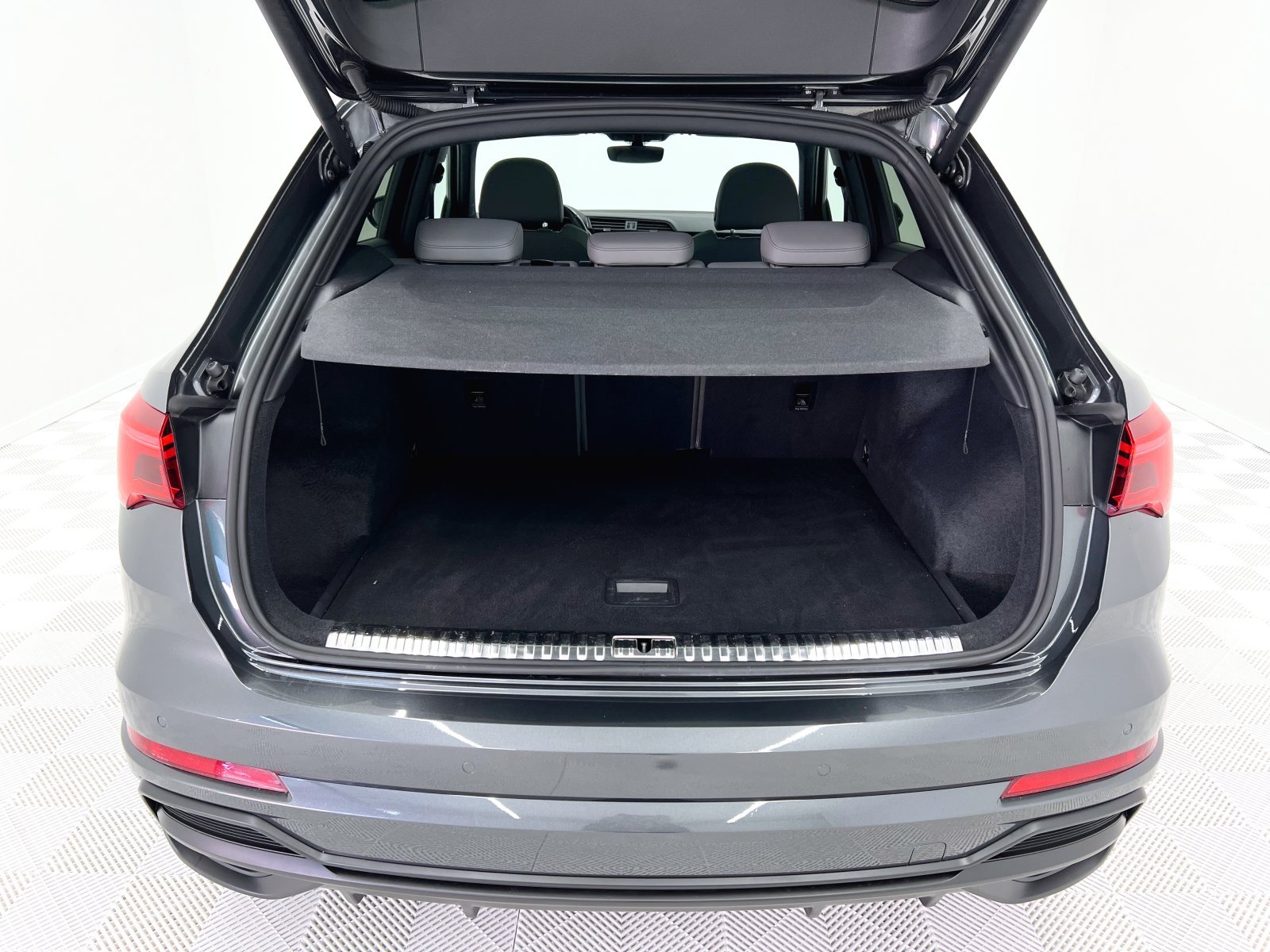 AUDI Q3 Black line 40 TDI quattro 147 kW (200 CV) S tronic 16 