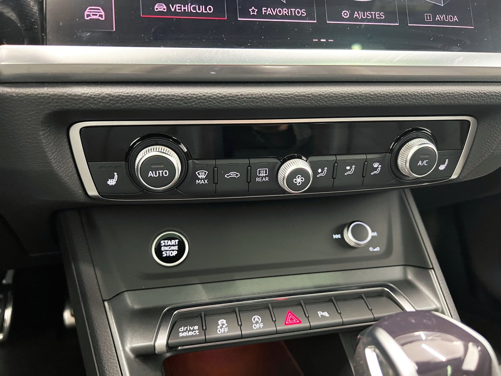 AUDI Q3 Black line 40 TDI quattro 147 kW (200 CV) S tronic 37 