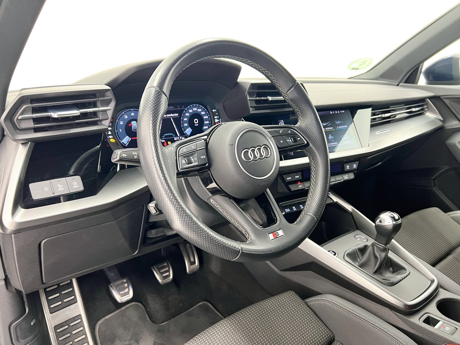 AUDI A3 Genuine edition 35 TFSI 110 kW (150 CV) 25