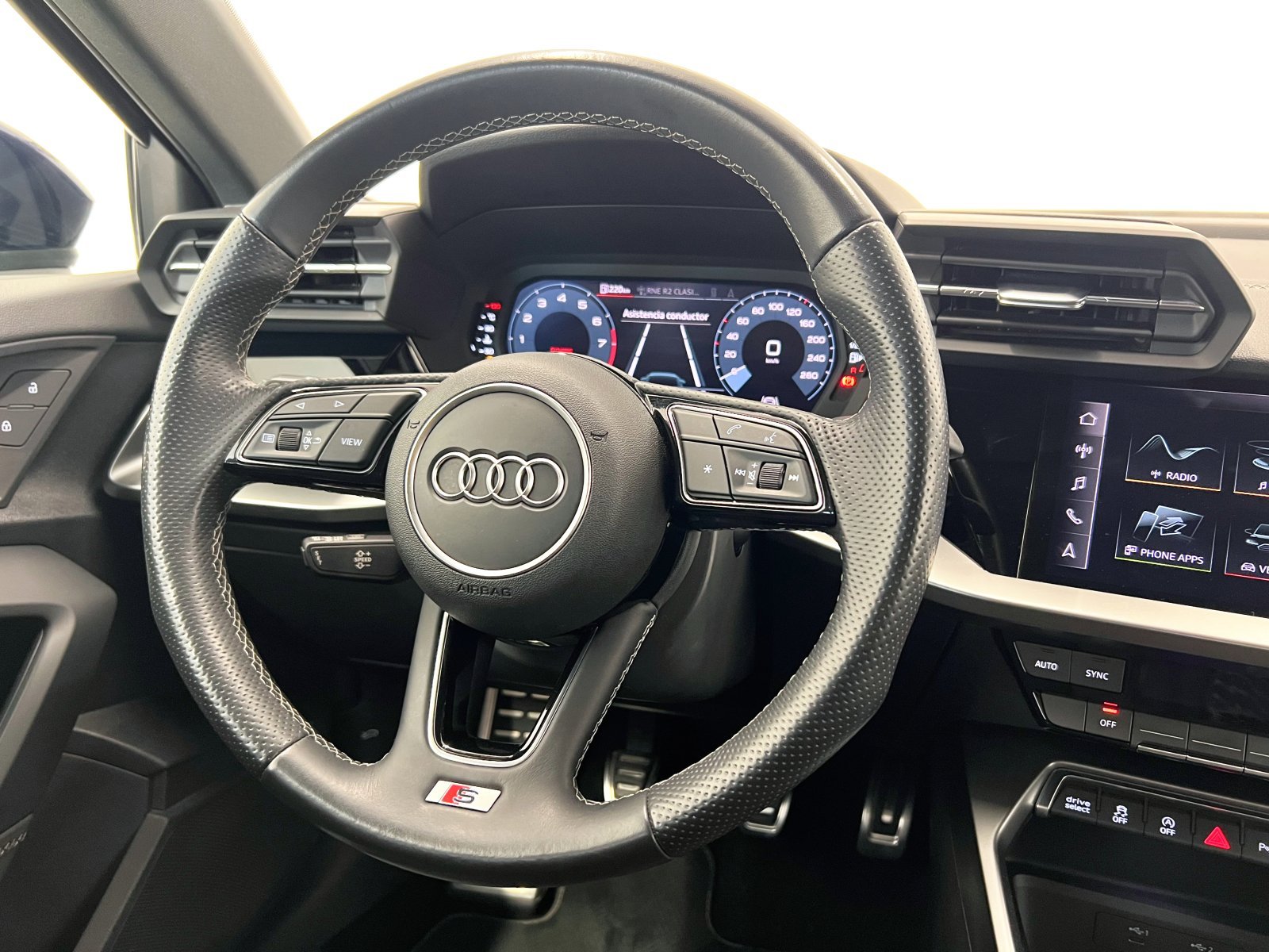 AUDI A3 Genuine edition 35 TFSI 110 kW (150 CV) 27