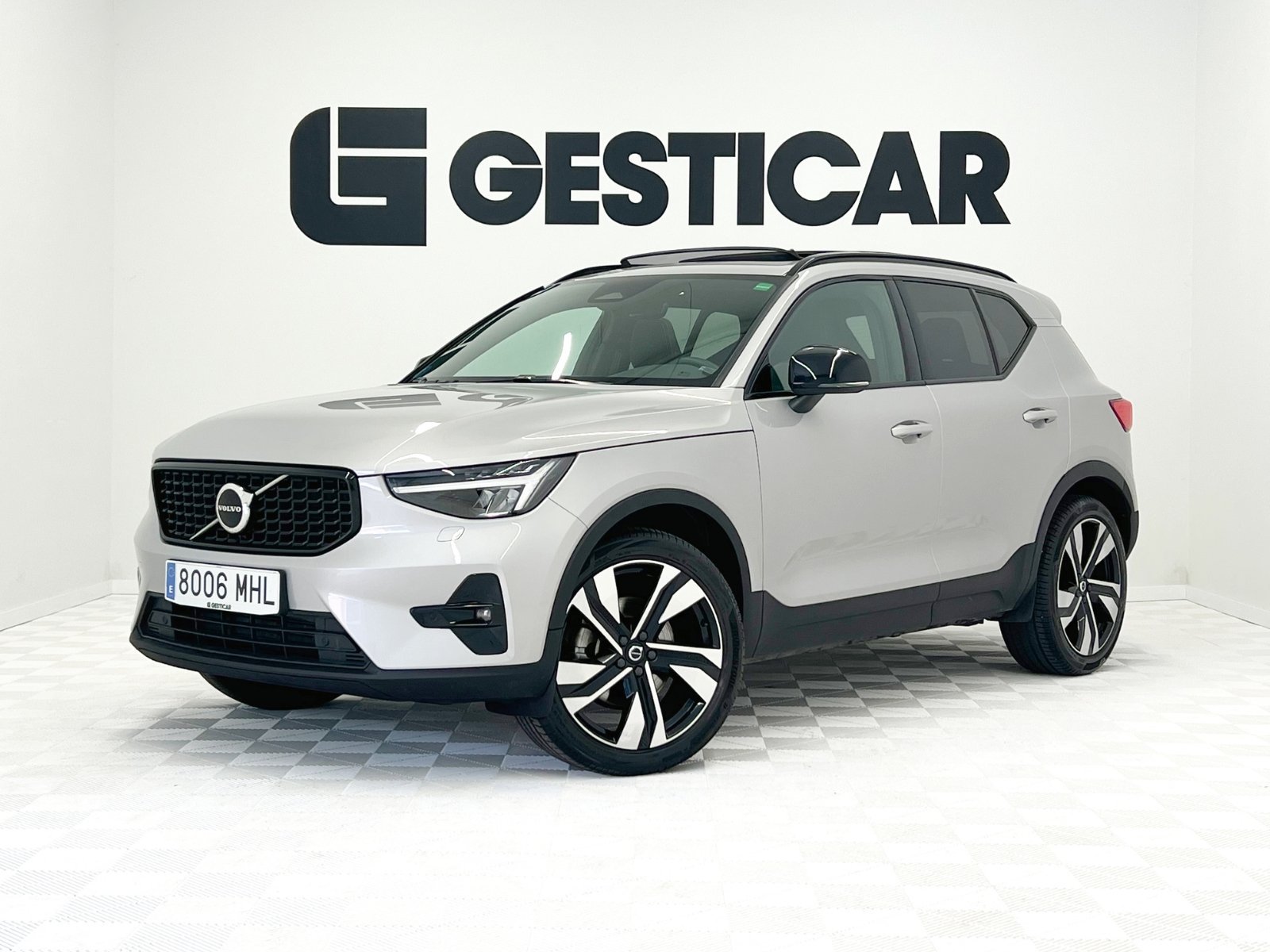 VOLVO XC40 B3 Gasolina Mild hybrid Plus Dark Auto 120 kW (163 CV) 1 
