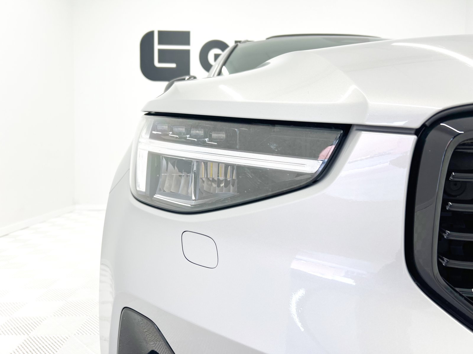 VOLVO XC40 B3 Gasolina Mild hybrid Plus Dark Auto 120 kW (163 CV) 4 