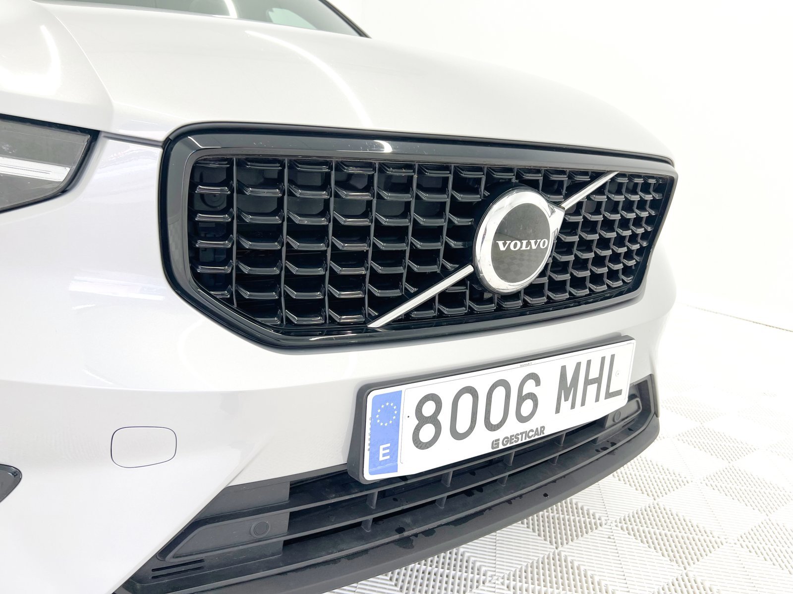 VOLVO XC40 B3 Gasolina Mild hybrid Plus Dark Auto 120 kW (163 CV) 5 
