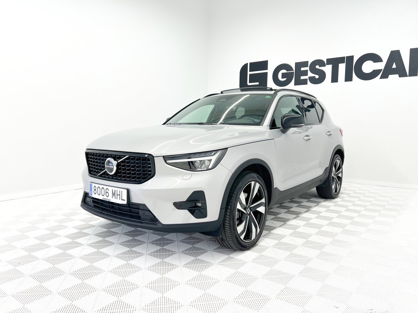 VOLVO XC40 B3 Gasolina Mild hybrid Plus Dark Auto 120 kW (163 CV) 9 