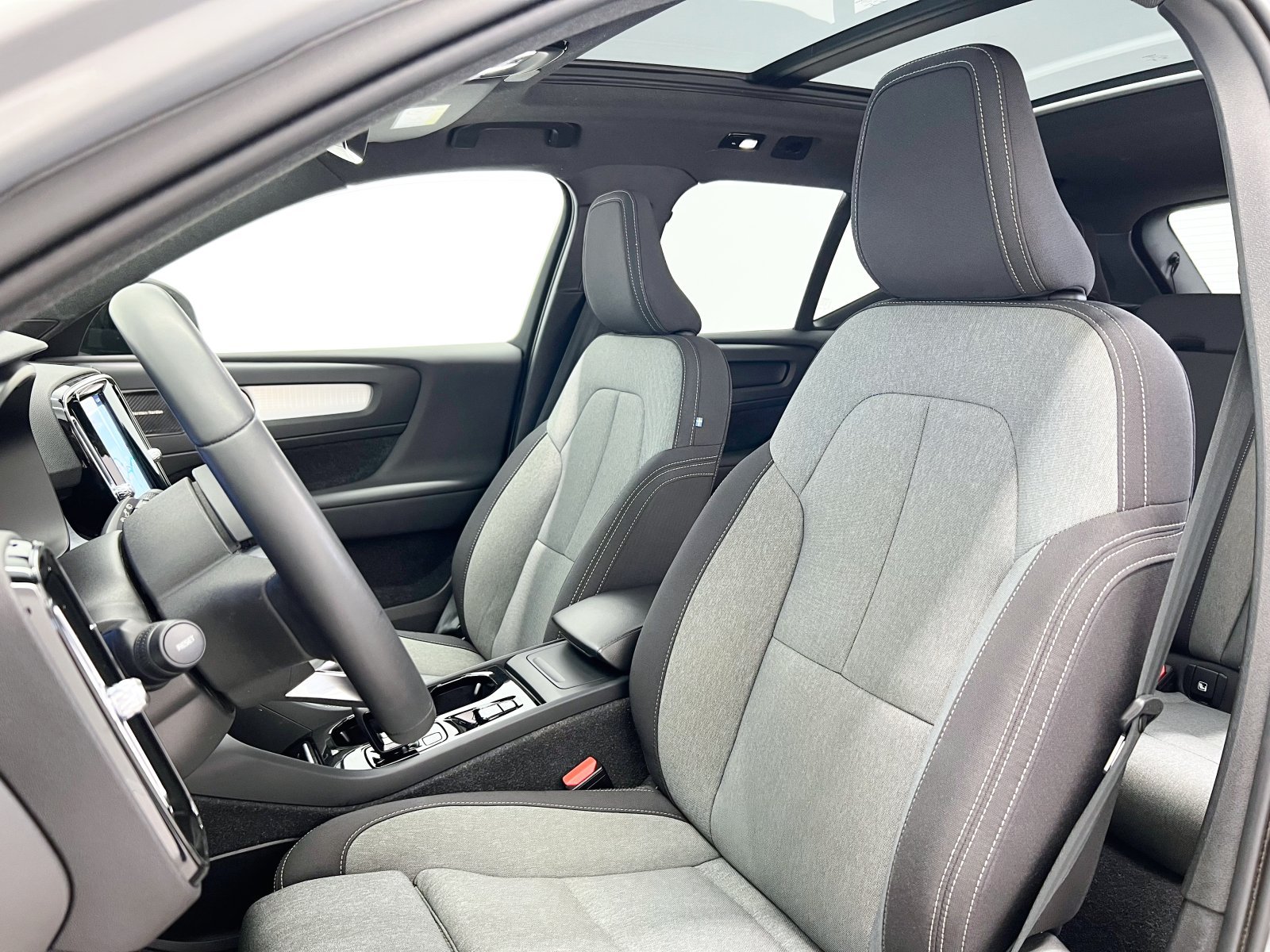 VOLVO XC40 B3 Gasolina Mild hybrid Plus Dark Auto 120 kW (163 CV) 25 