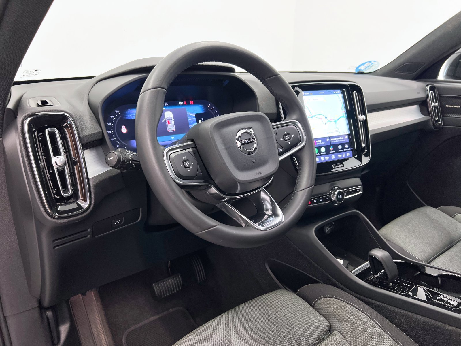 VOLVO XC40 B3 Gasolina Mild hybrid Plus Dark Auto 120 kW (163 CV) 29 