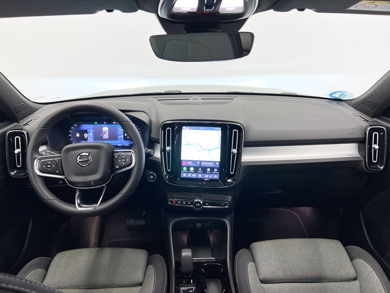 VOLVO XC40 B3 Gasolina Mild hybrid Plus Dark Auto 120 kW (163 CV) 30 