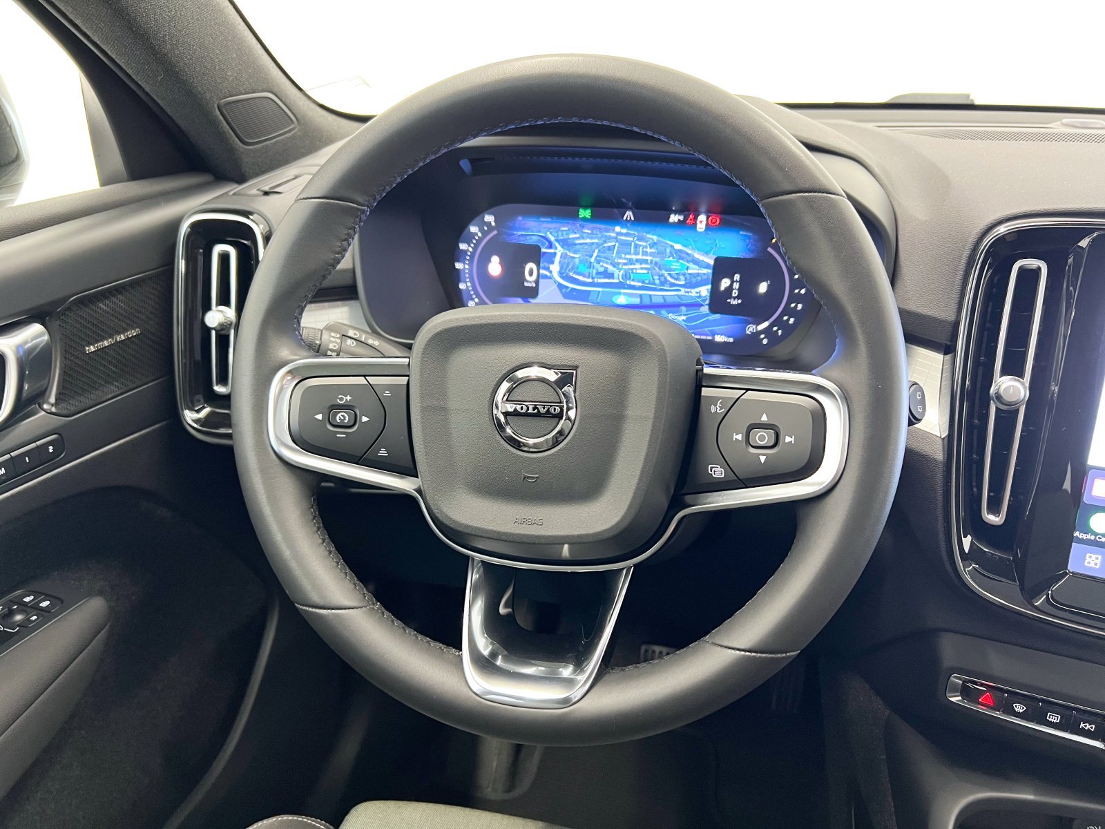 VOLVO XC40 B3 Gasolina Mild hybrid Plus Dark Auto 120 kW (163 CV) 31 