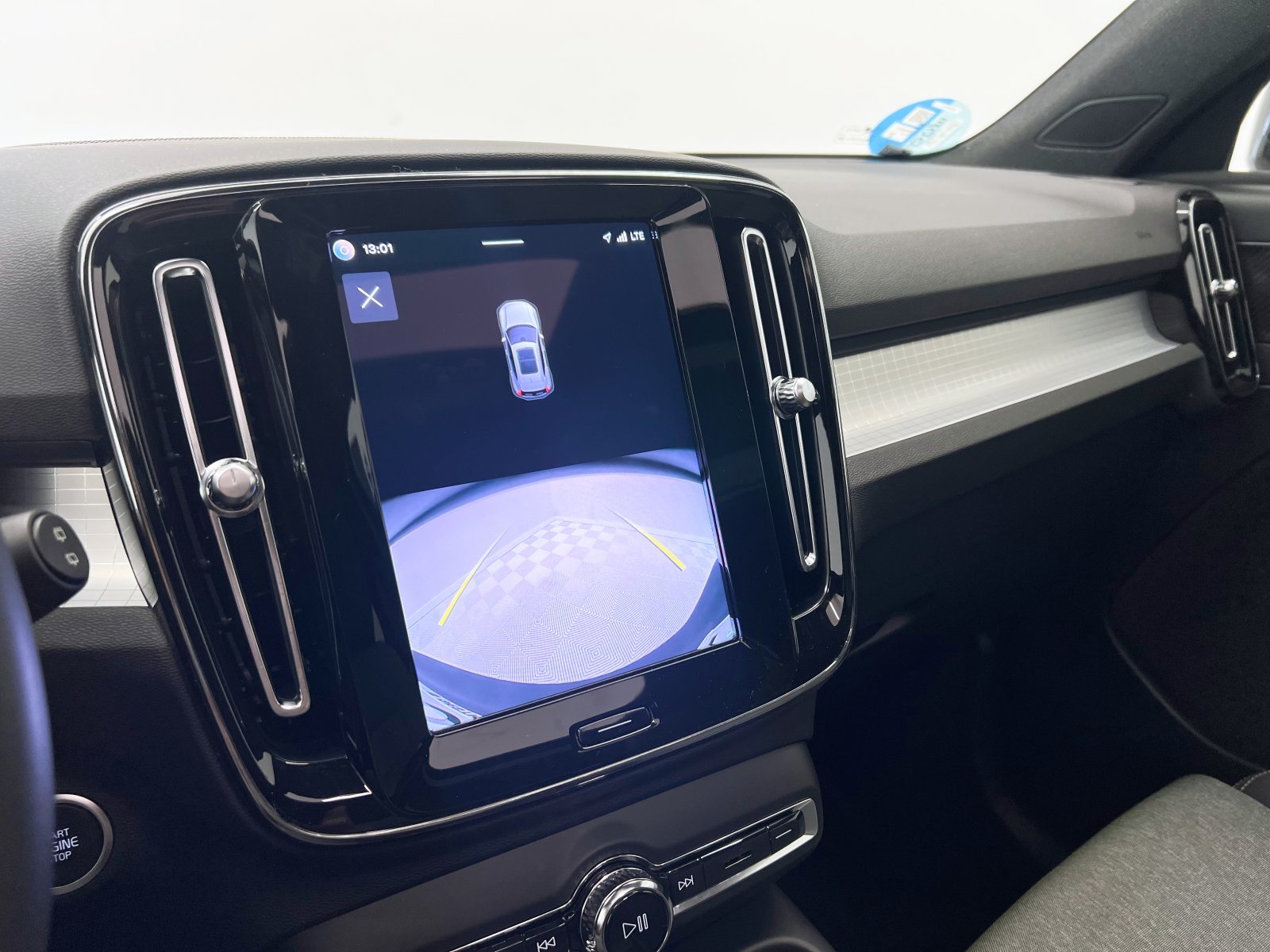 VOLVO XC40 B3 Gasolina Mild hybrid Plus Dark Auto 120 kW (163 CV) 36 