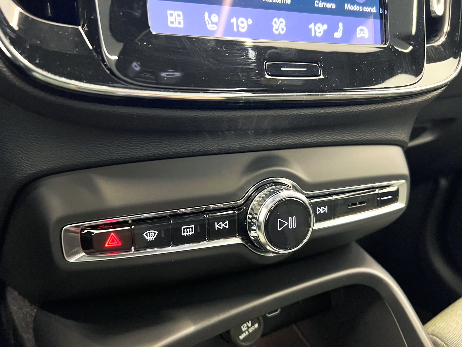 VOLVO XC40 B3 Gasolina Mild hybrid Plus Dark Auto 120 kW (163 CV) 37 