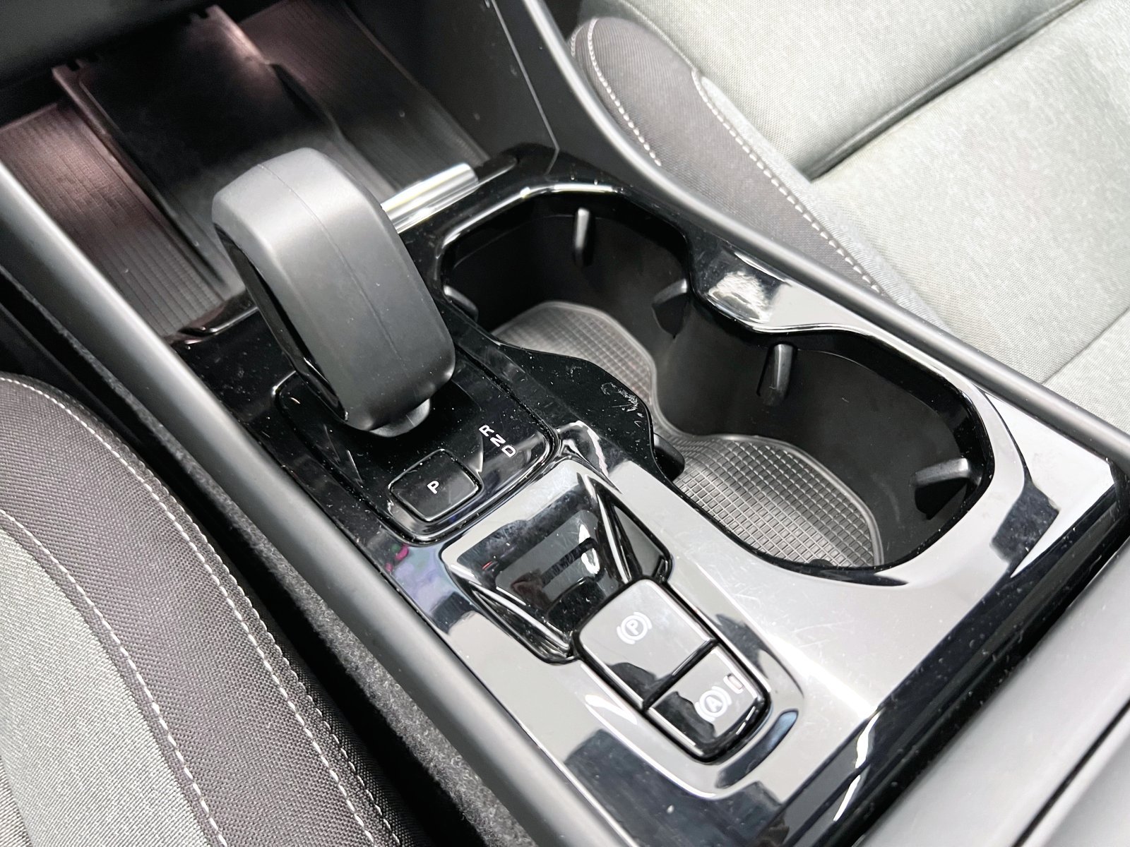 VOLVO XC40 B3 Gasolina Mild hybrid Plus Dark Auto 120 kW (163 CV) 39 