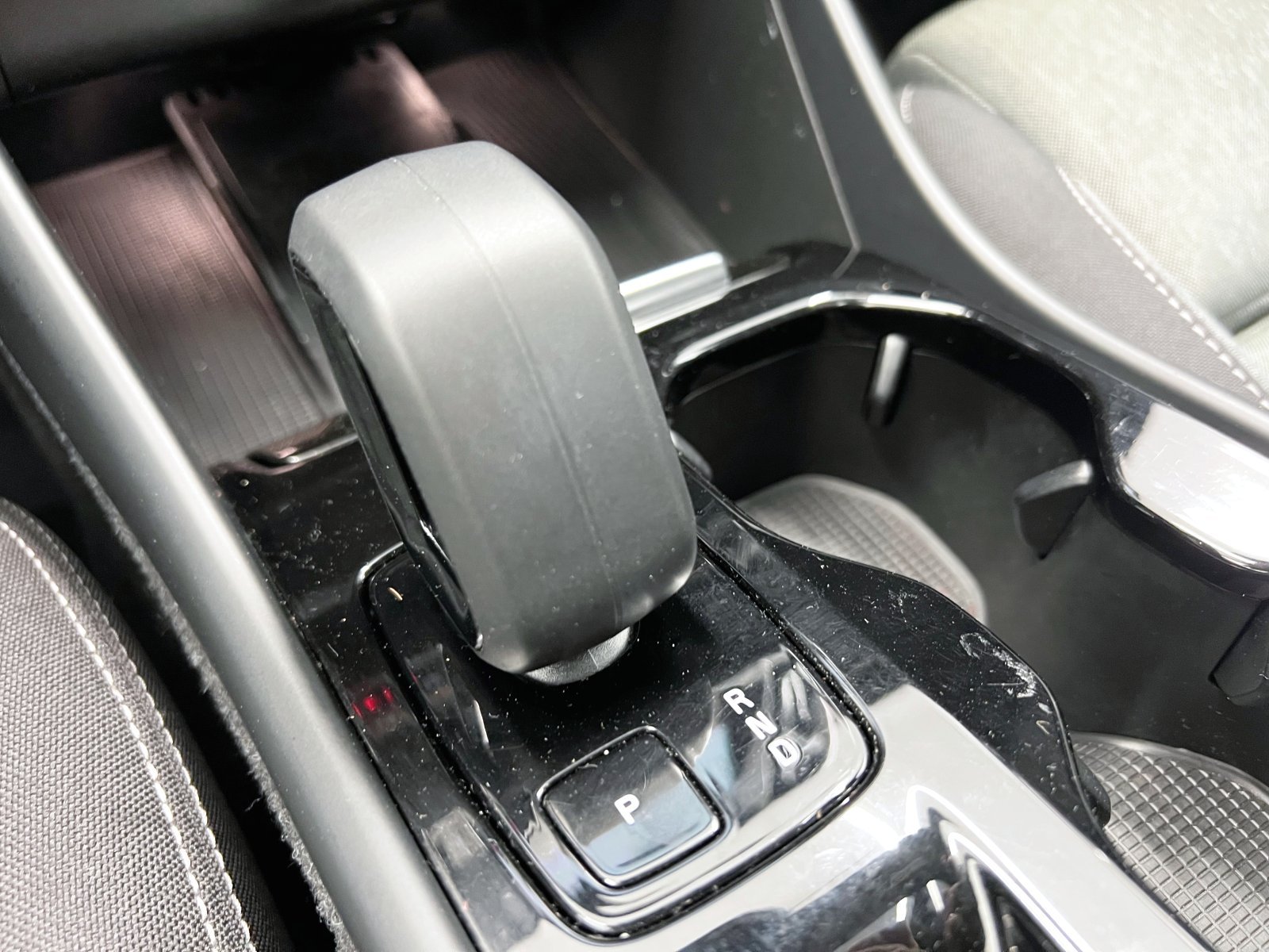 VOLVO XC40 B3 Gasolina Mild hybrid Plus Dark Auto 120 kW (163 CV) 40 