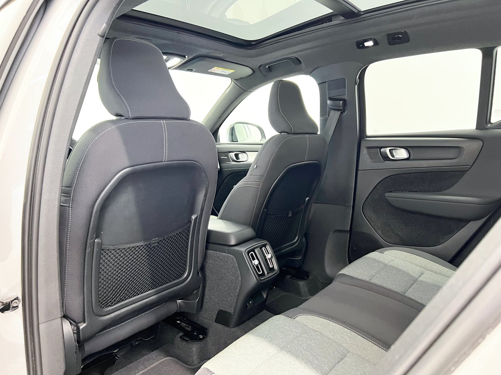 VOLVO XC40 B3 Gasolina Mild hybrid Plus Dark Auto 120 kW (163 CV) 44 