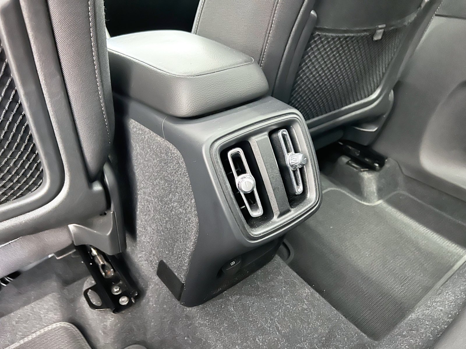 VOLVO XC40 B3 Gasolina Mild hybrid Plus Dark Auto 120 kW (163 CV) 45 