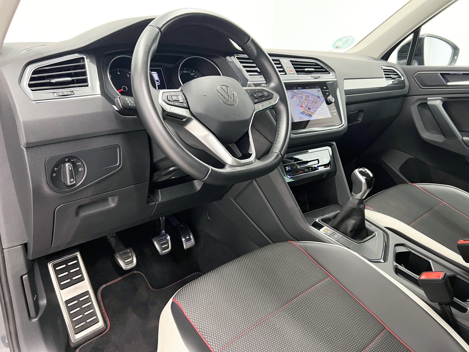 VOLKSWAGEN TIGUAN Urban Sport 1.5 TSI 110 kW (150 CV) 24 