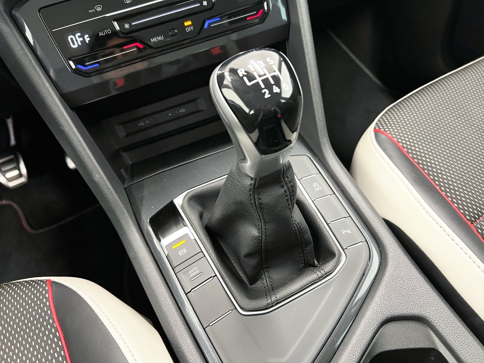 VOLKSWAGEN TIGUAN Urban Sport 1.5 TSI 110 kW (150 CV) 35 