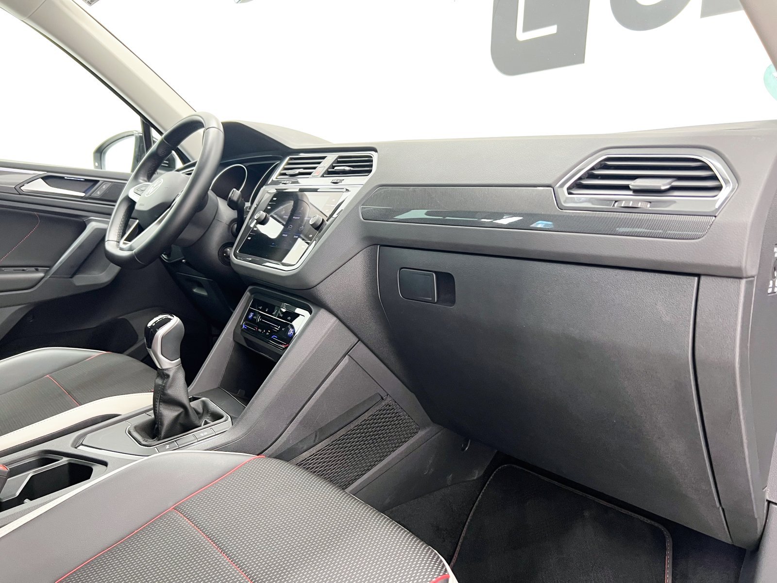 VOLKSWAGEN TIGUAN Urban Sport 1.5 TSI 110 kW (150 CV) 36 