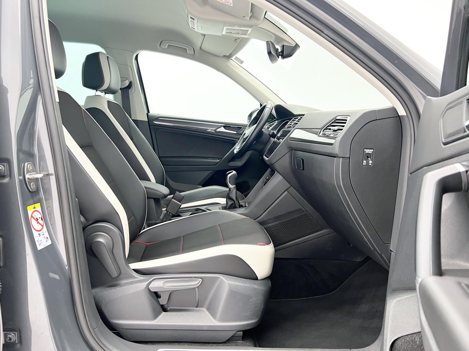 VOLKSWAGEN TIGUAN Urban Sport 1.5 TSI 110 kW (150 CV) 37 