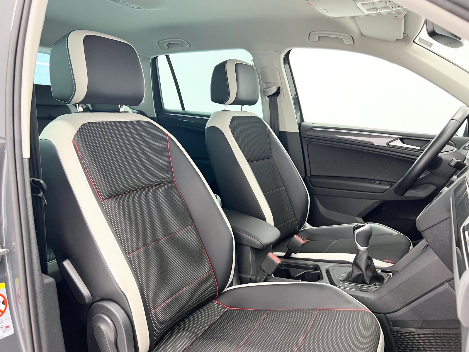 VOLKSWAGEN TIGUAN Urban Sport 1.5 TSI 110 kW (150 CV) 38 
