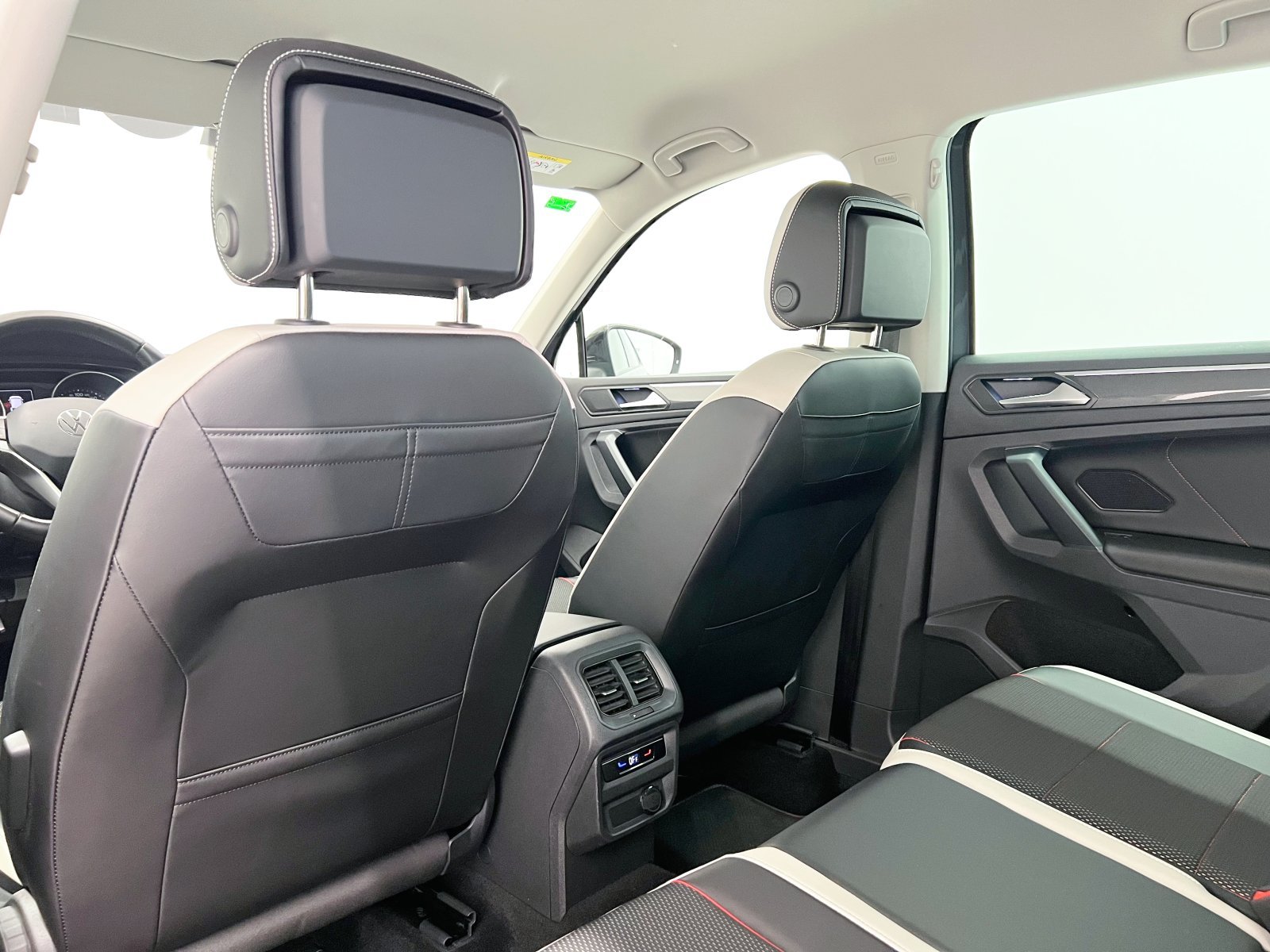 VOLKSWAGEN TIGUAN Urban Sport 1.5 TSI 110 kW (150 CV) 39 
