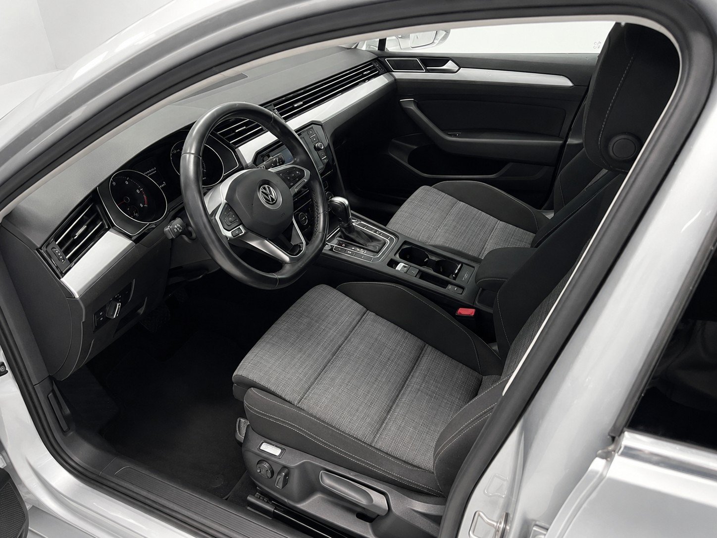 VOLKSWAGEN PASSAT Executive 2.0 TDI 110 kW (150 CV) DSG 3