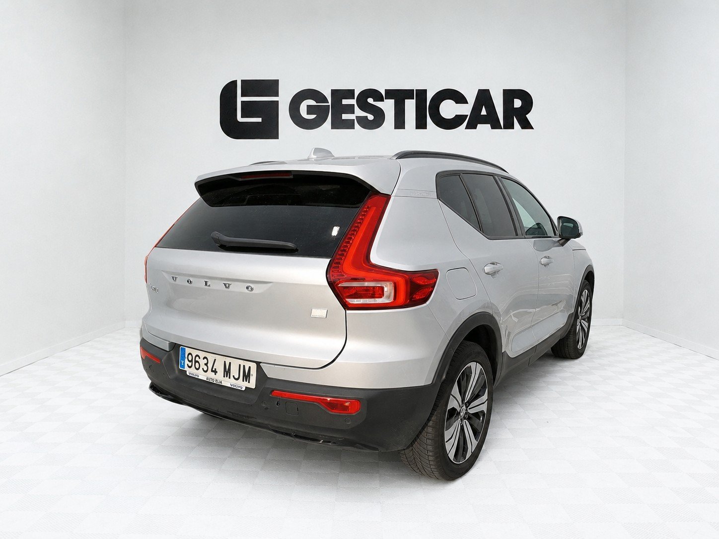 VOLVO XC40 T4 PHEV Recharge Ultimate Dark Auto 155 kW (211 CV) 2