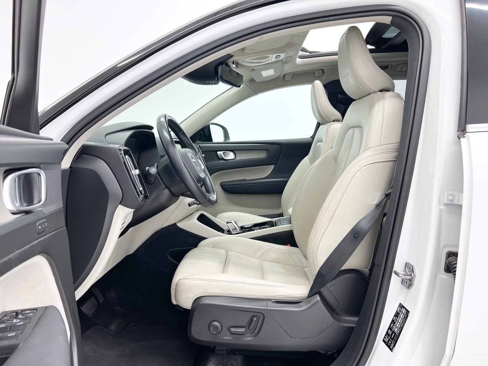 VOLVO XC40 D3 Inscription Auto 110 kW (150 CV) 26 