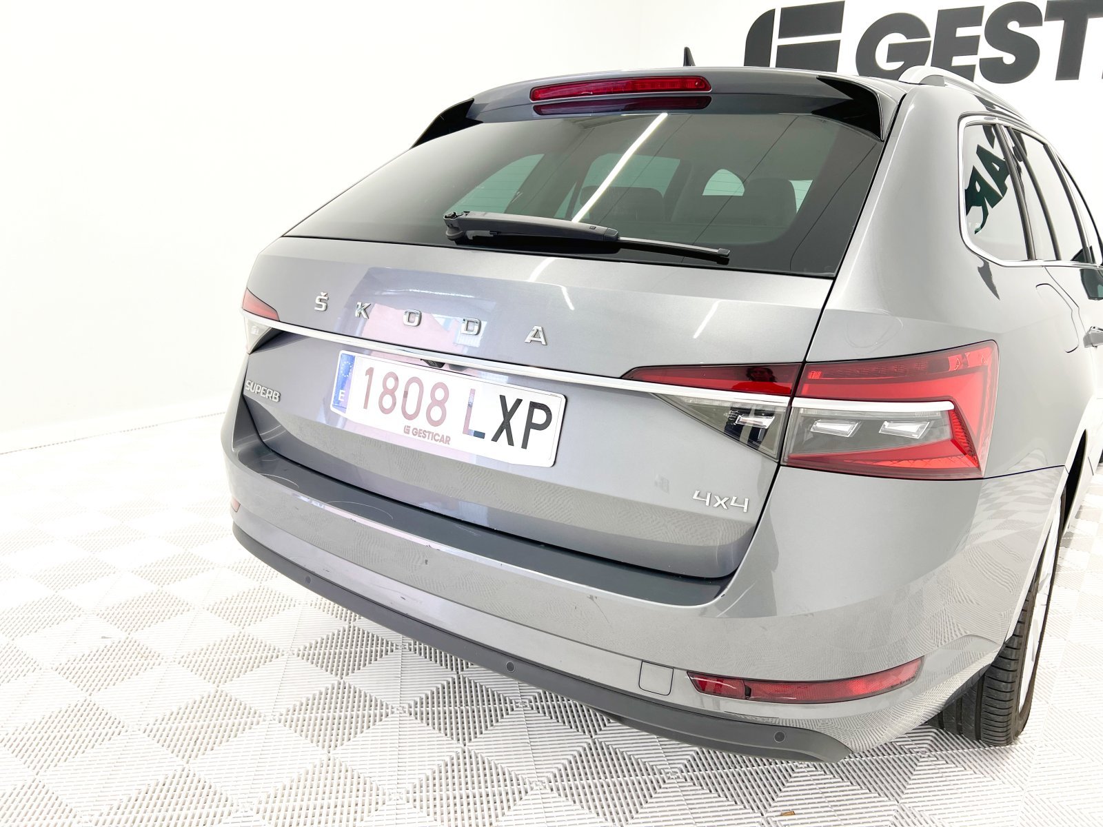 SKODA SUPERB 2.0 TDI Style 4x4 DSG 147 kW (200 CV) 17 