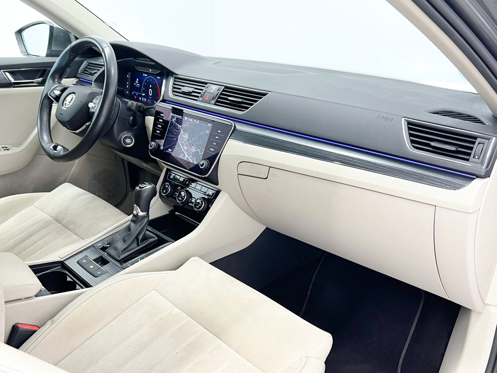 SKODA SUPERB 2.0 TDI Style 4x4 DSG 147 kW (200 CV) 38 