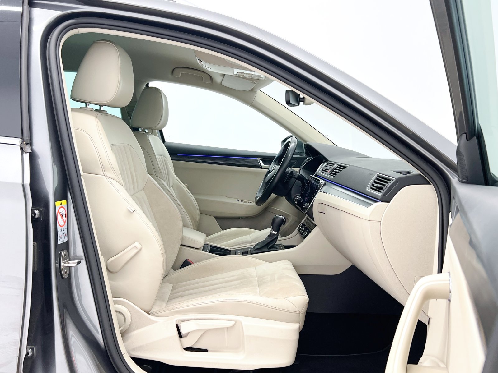SKODA SUPERB 2.0 TDI Style 4x4 DSG 147 kW (200 CV) 39 