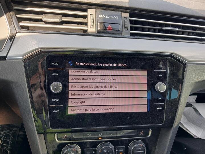 VOLKSWAGEN PASSAT Executive 2.0 TDI 110 kW (150 CV) DSG 9