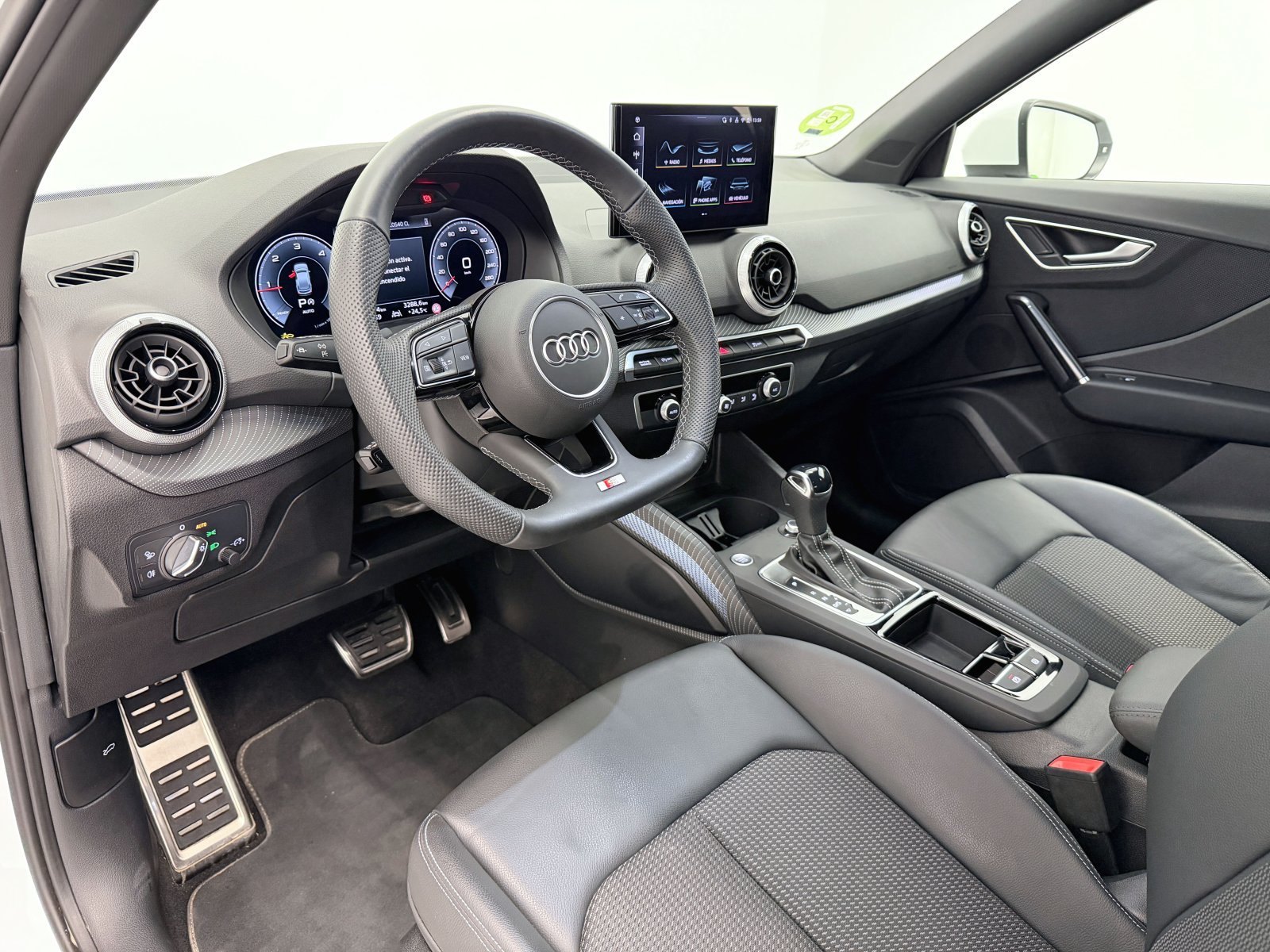 AUDI Q2 35TDI 150CV STRONIC ADRENALIN 26