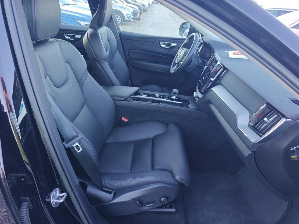 VOLVO XC60 2.0 T6 AWD RECHARGE PLUS DARK AUTO 10