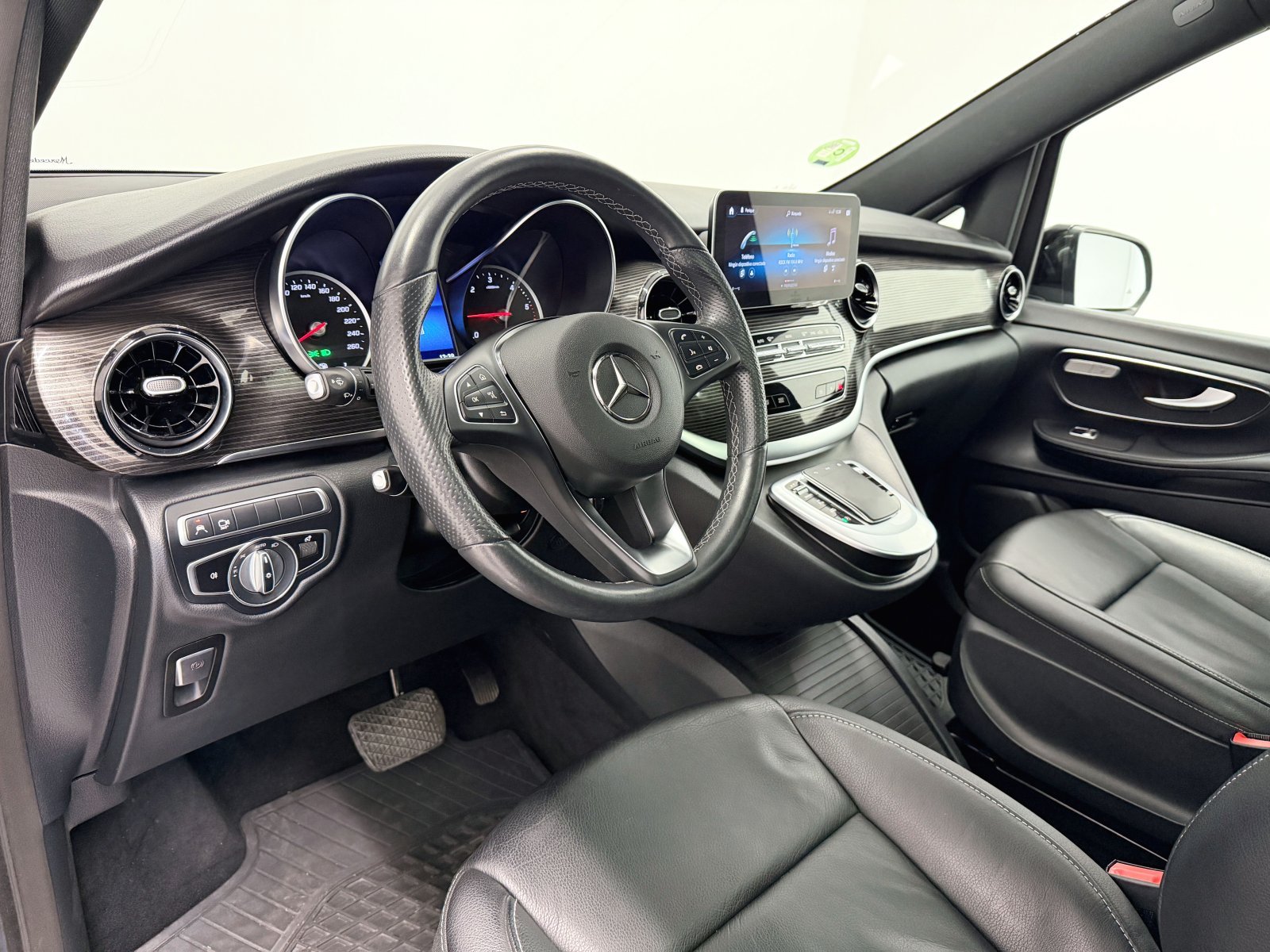 MERCEDES CLASE V 250 D AVANTGARDE LARGO 26
