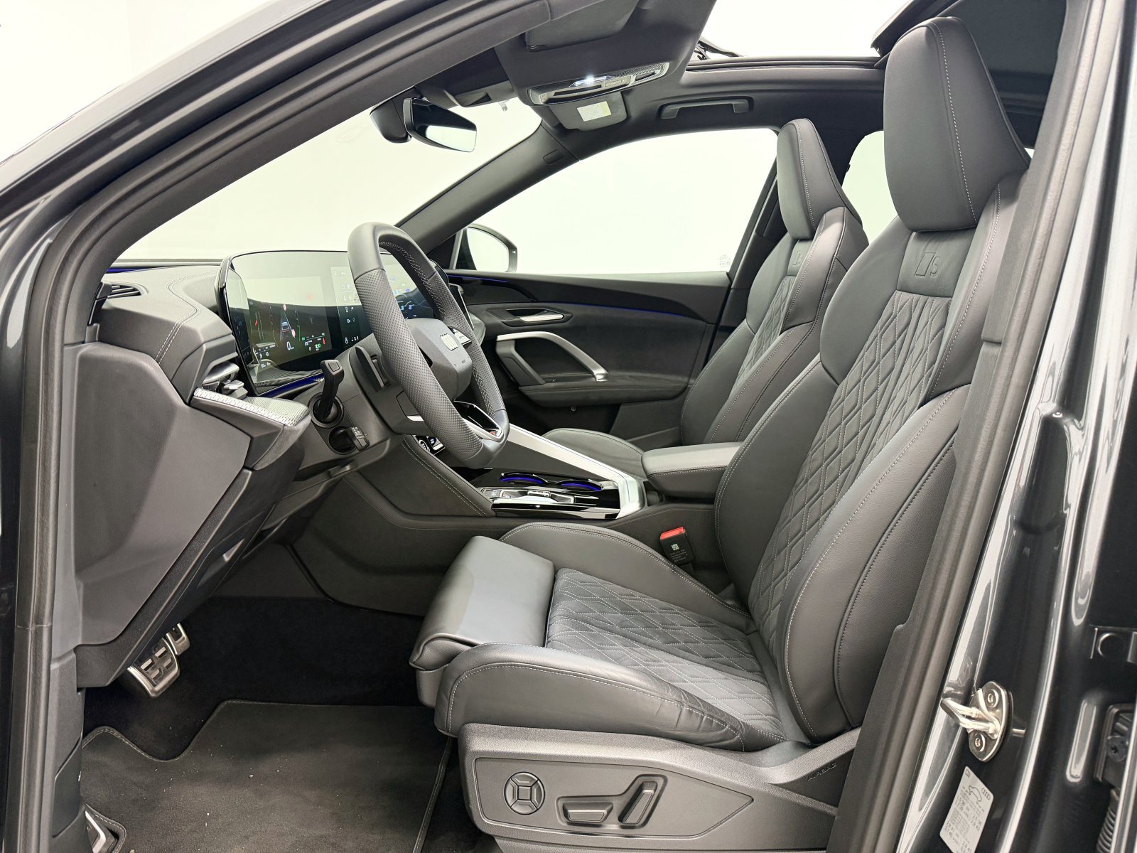 AUDI Q5 SPORTBACK 2.0 E-HYBRID QUATTRO 220 BLACK LINE 2025 28
