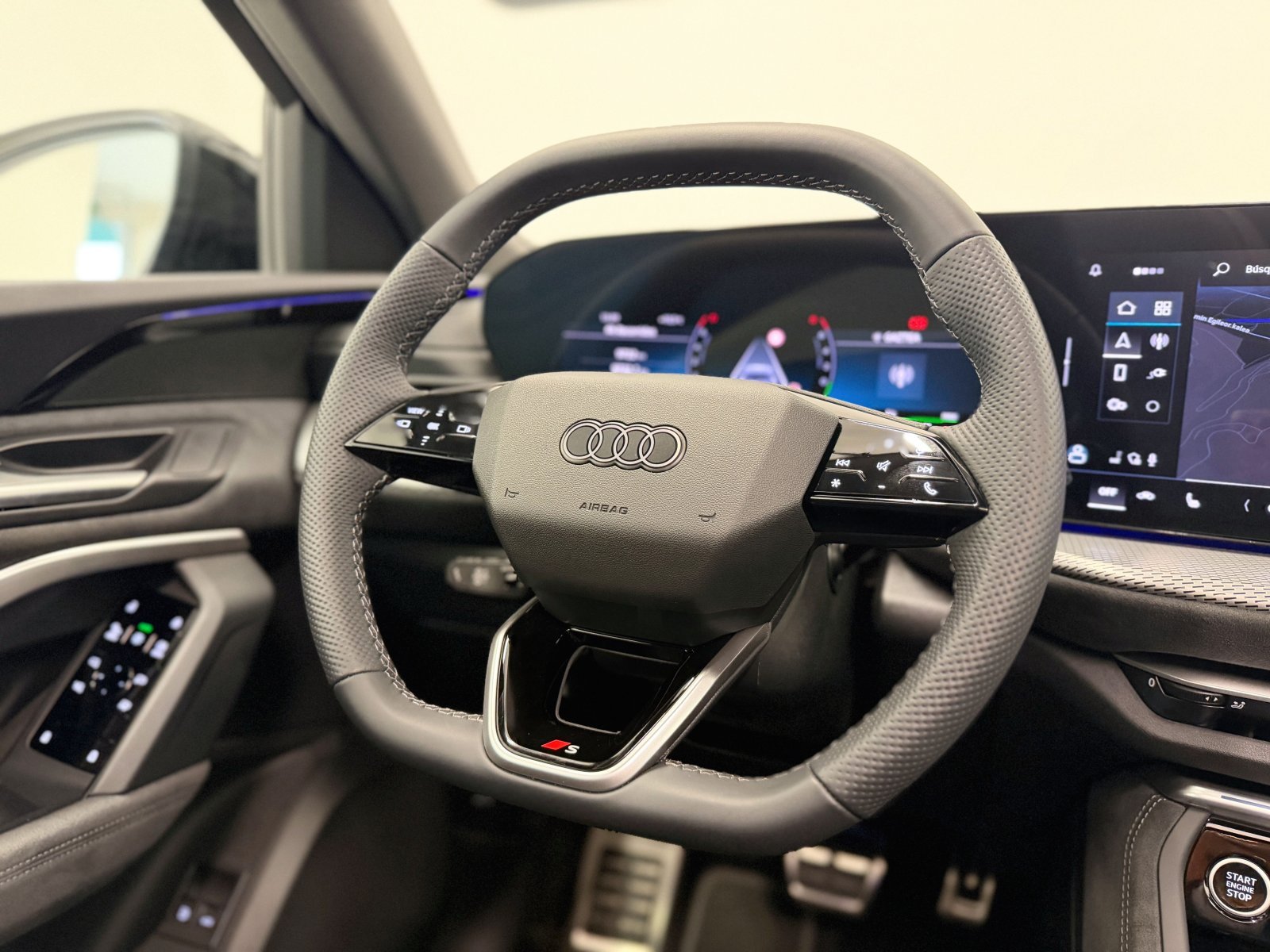 AUDI Q5 SPORTBACK 2.0 E-HYBRID QUATTRO 220 BLACK LINE 2025 32