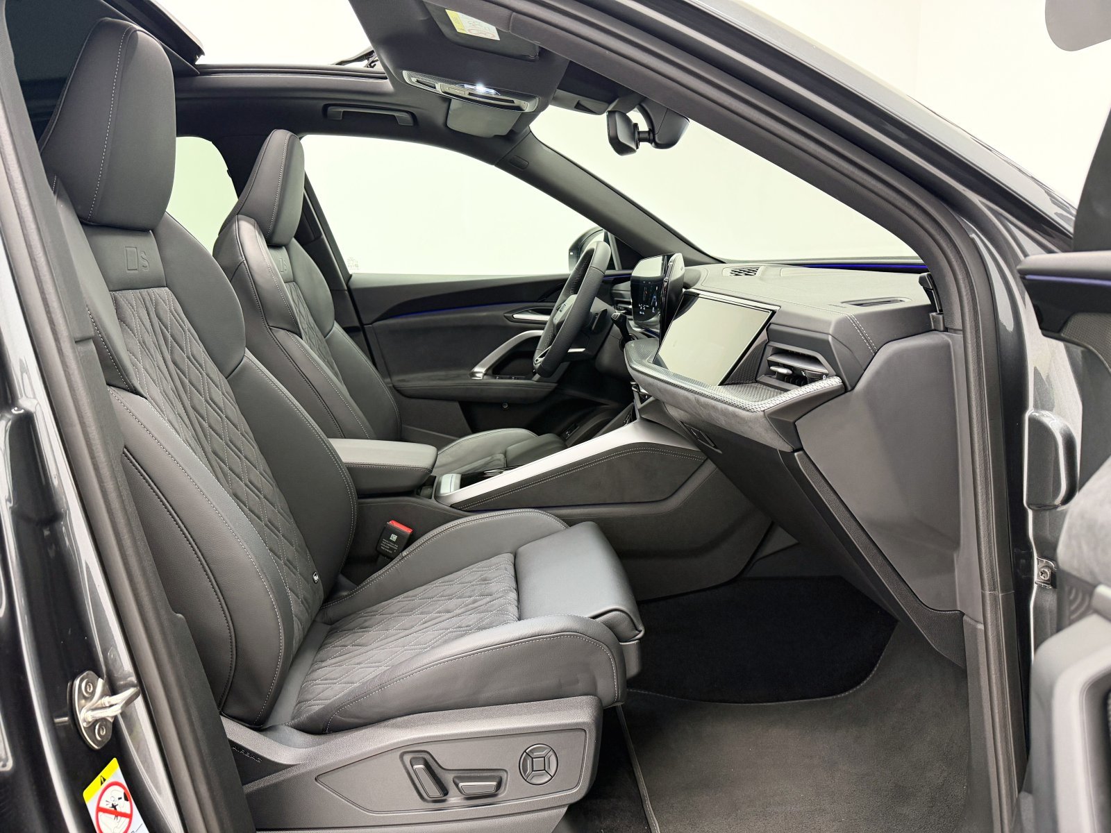 AUDI Q5 SPORTBACK 2.0 E-HYBRID QUATTRO 220 BLACK LINE 2025 44